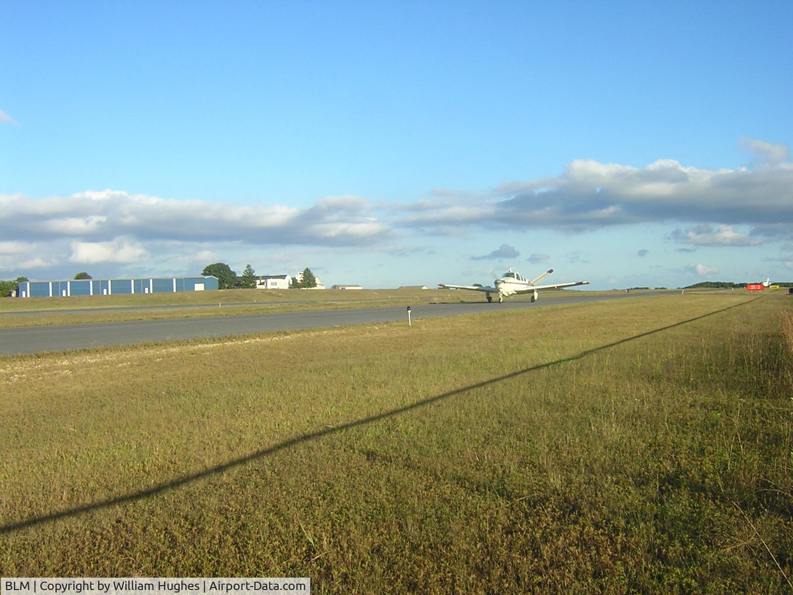 Monmouth Executive Airport (BLM) - runway