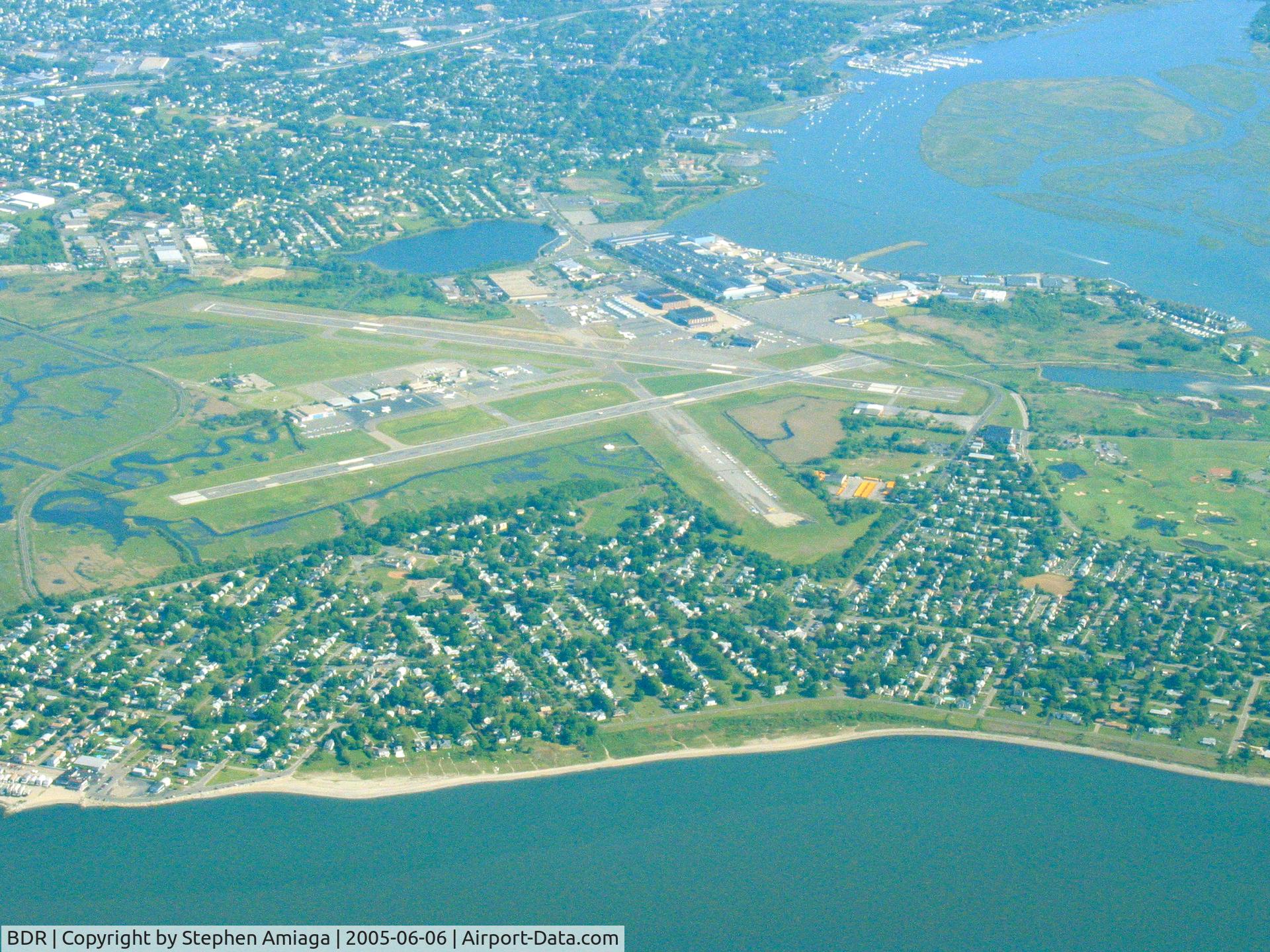 Igor I Sikorsky Memorial Airport (BDR) - Bridgeport from about 4000'