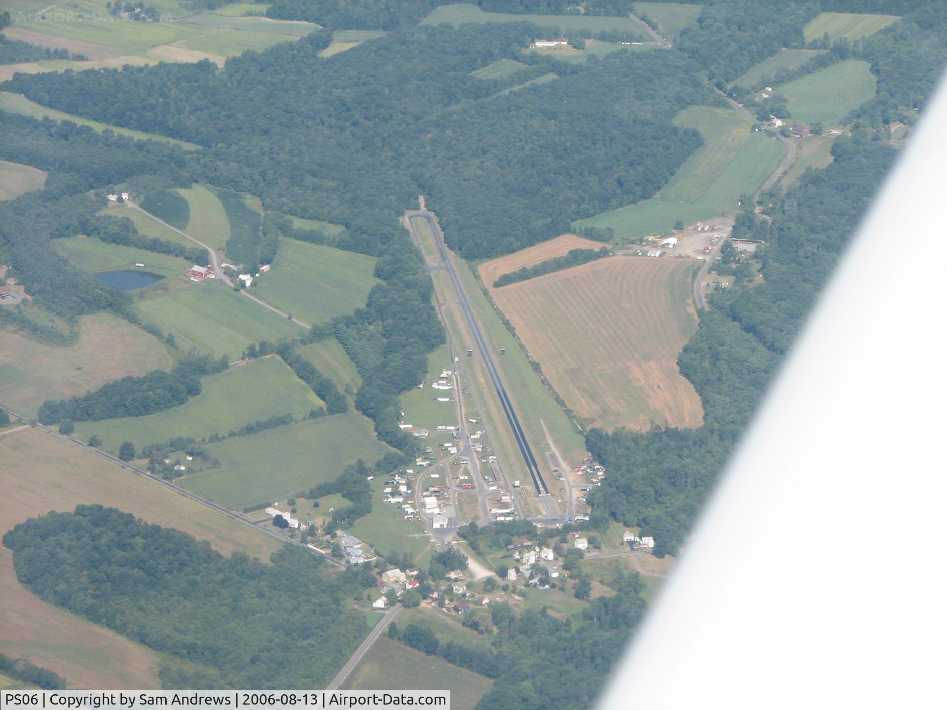Snook Airport (PS06) - They use this as a drag strip too, I understand.