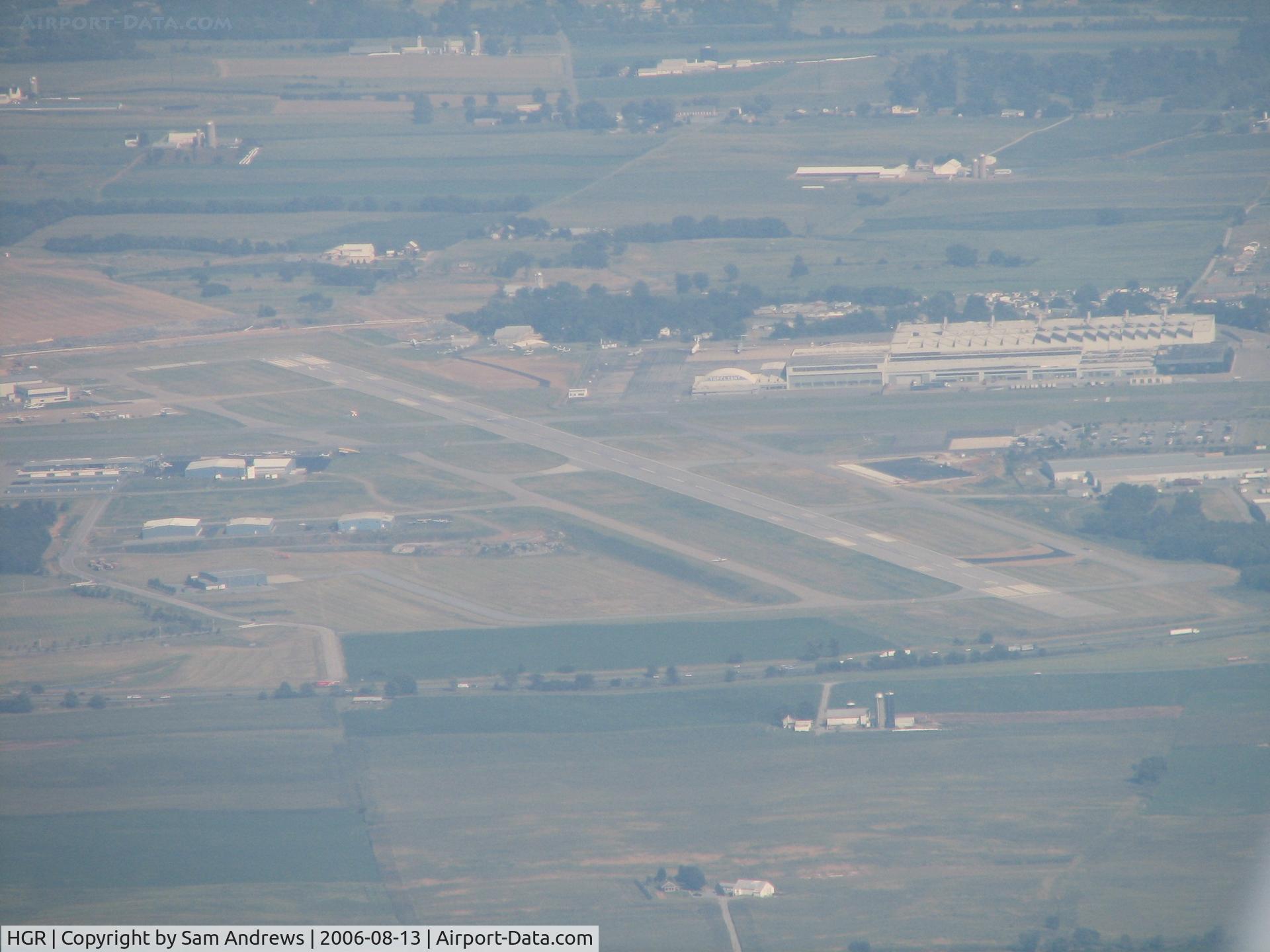 Hagerstown Rgnl-richard A Henson Fld Airport (HGR) - zoomed in from 5500'