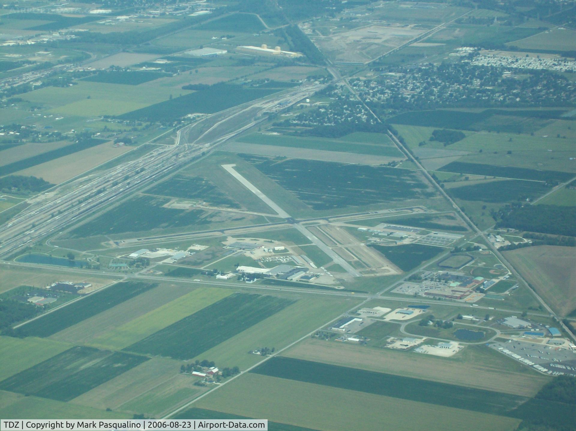 Toledo  Executive Airport (TDZ) - Toledo, OH