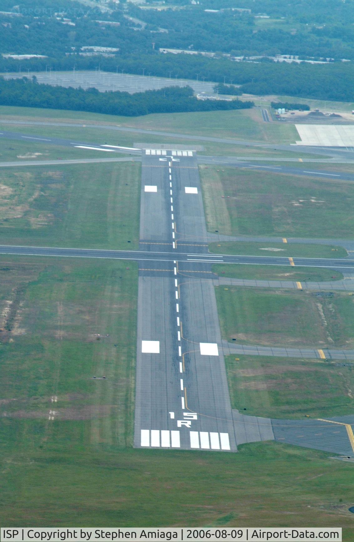 Long Island Mac Arthur Airport (ISP) - A View of 15R from final...a little high.