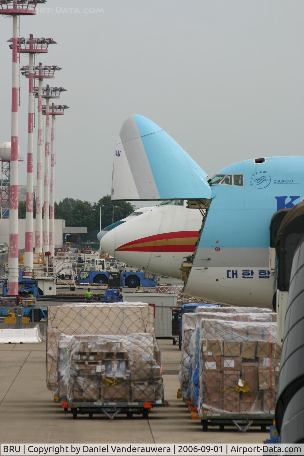 Brussels Airport, Brussels / Zaventem   Belgium (BRU) - 1st HL7466  -  2nd N705CK  -  3rd B-HVY