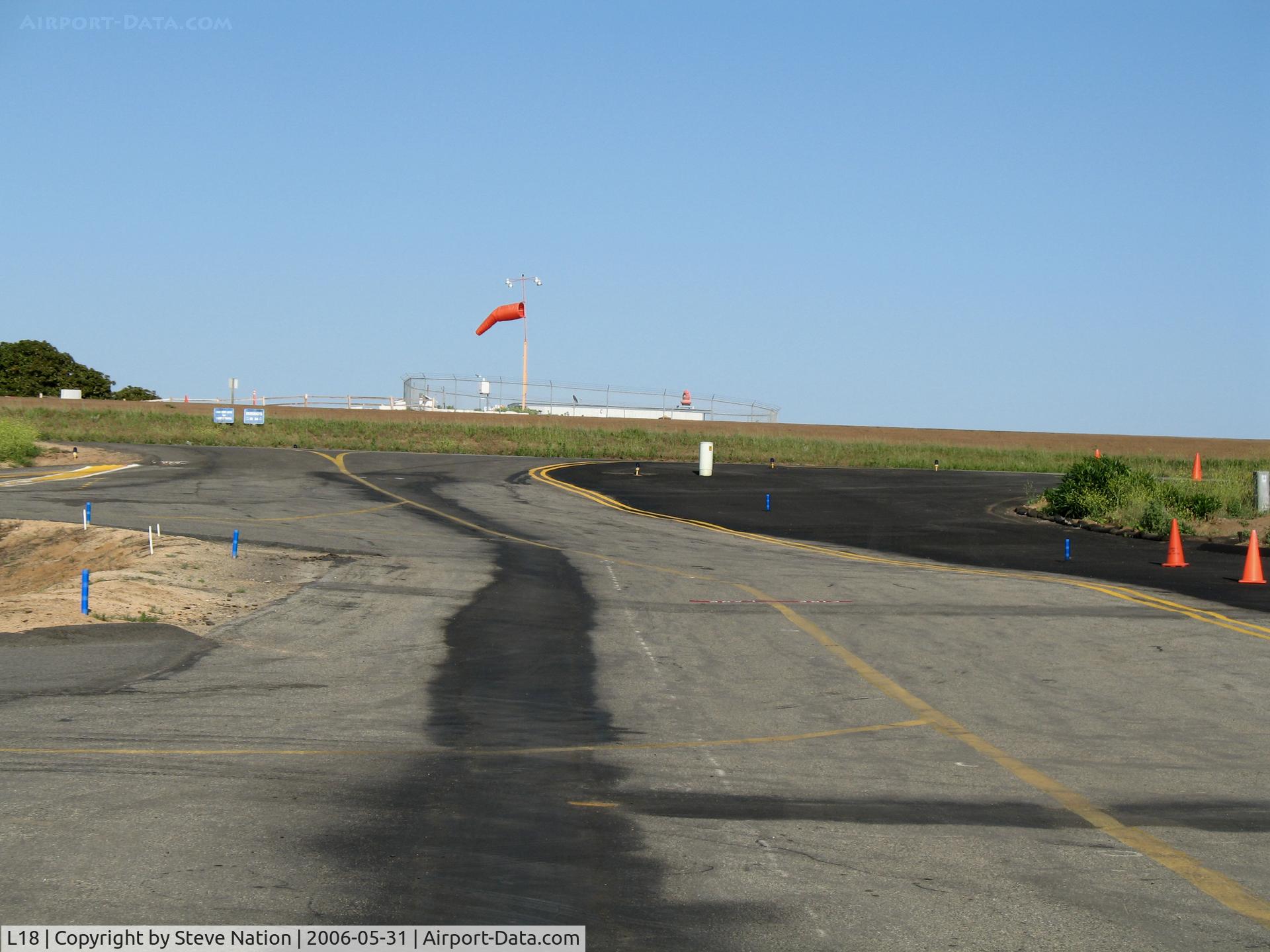 Fallbrook Community Airpark Airport (L18) - Steep taxyway to mesa (tabletop) runway @ Fallbrook Community Airpark Airport, CA