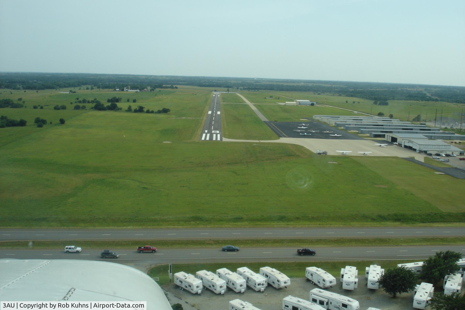 Augusta Municipal Airport (3AU) - Landing on 18