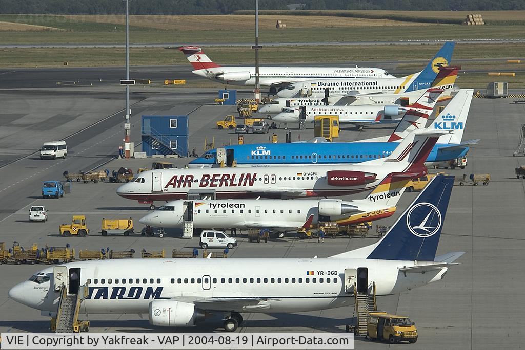 Vienna International Airport, Vienna Austria (VIE) - Tarom Boeing 737-300 YR-BGB
