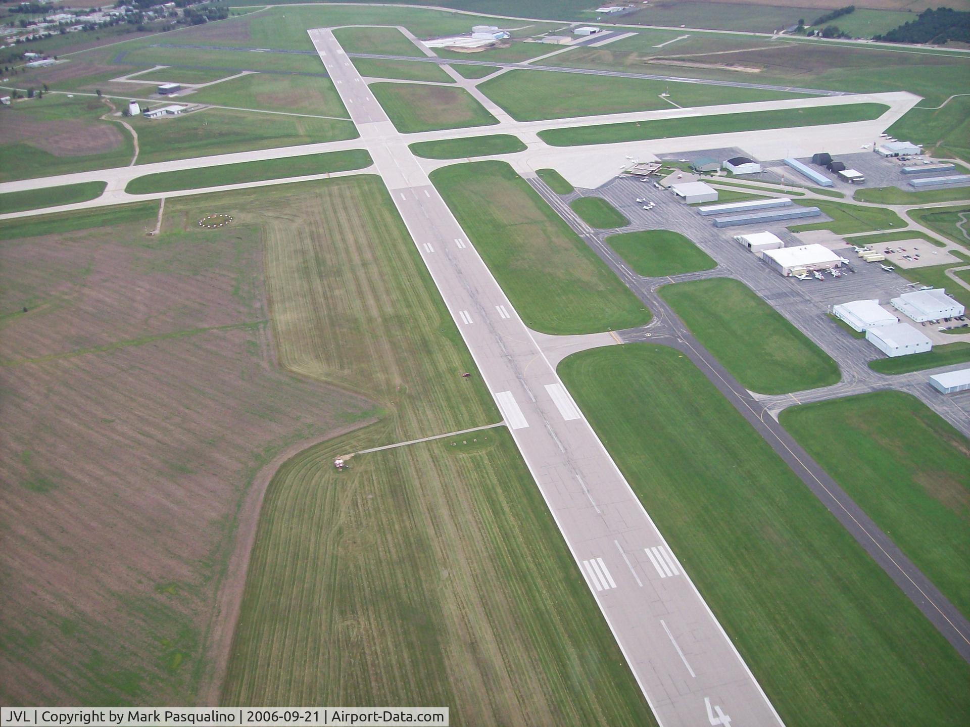 Southern Wisconsin Regional Airport (JVL) - Janesville, WI
