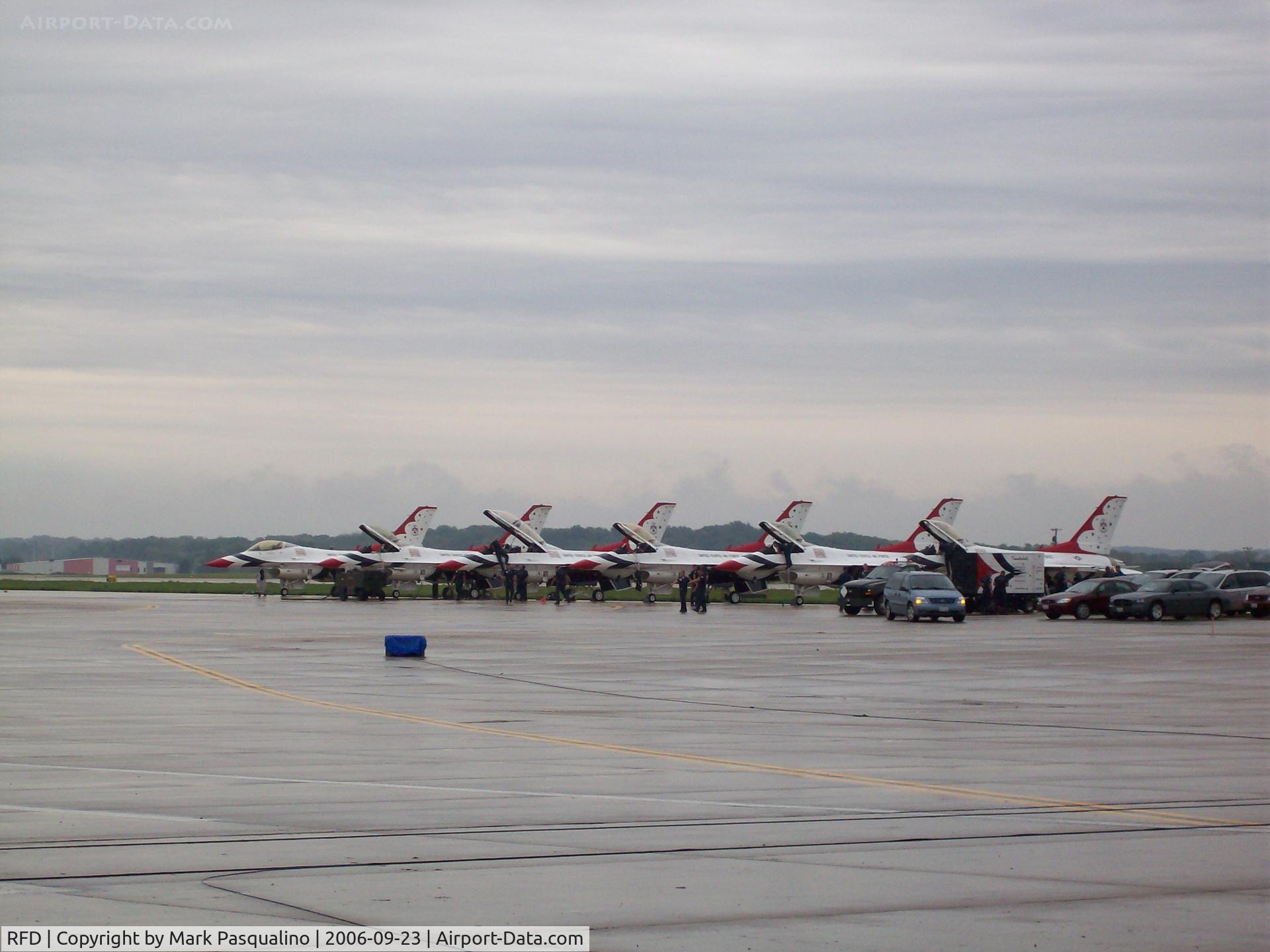 Chicago/rockford International Airport (RFD) - USAF Thunderbirds at Rockford airshow