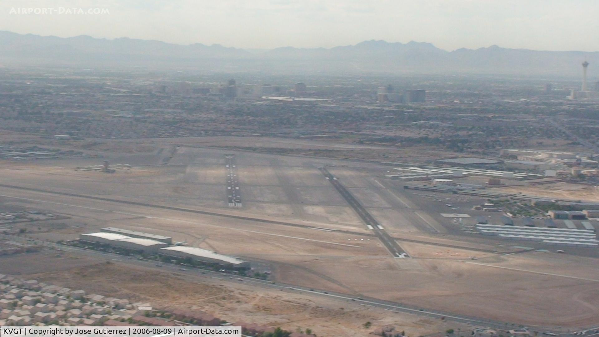 North Las Vegas Airport (VGT) - Flying To The Northwest Practice Area