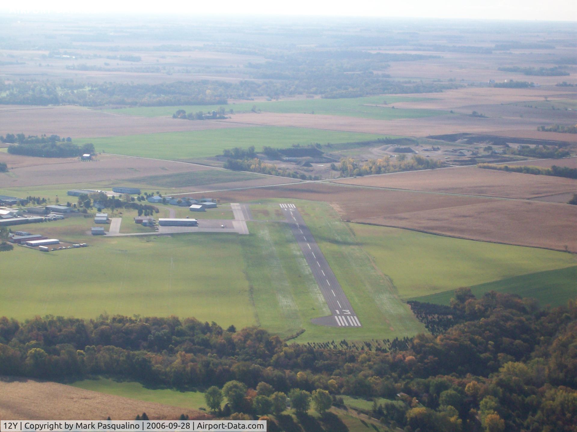 Le Sueur Municipal Airport (12Y) - Le Sueur, MN