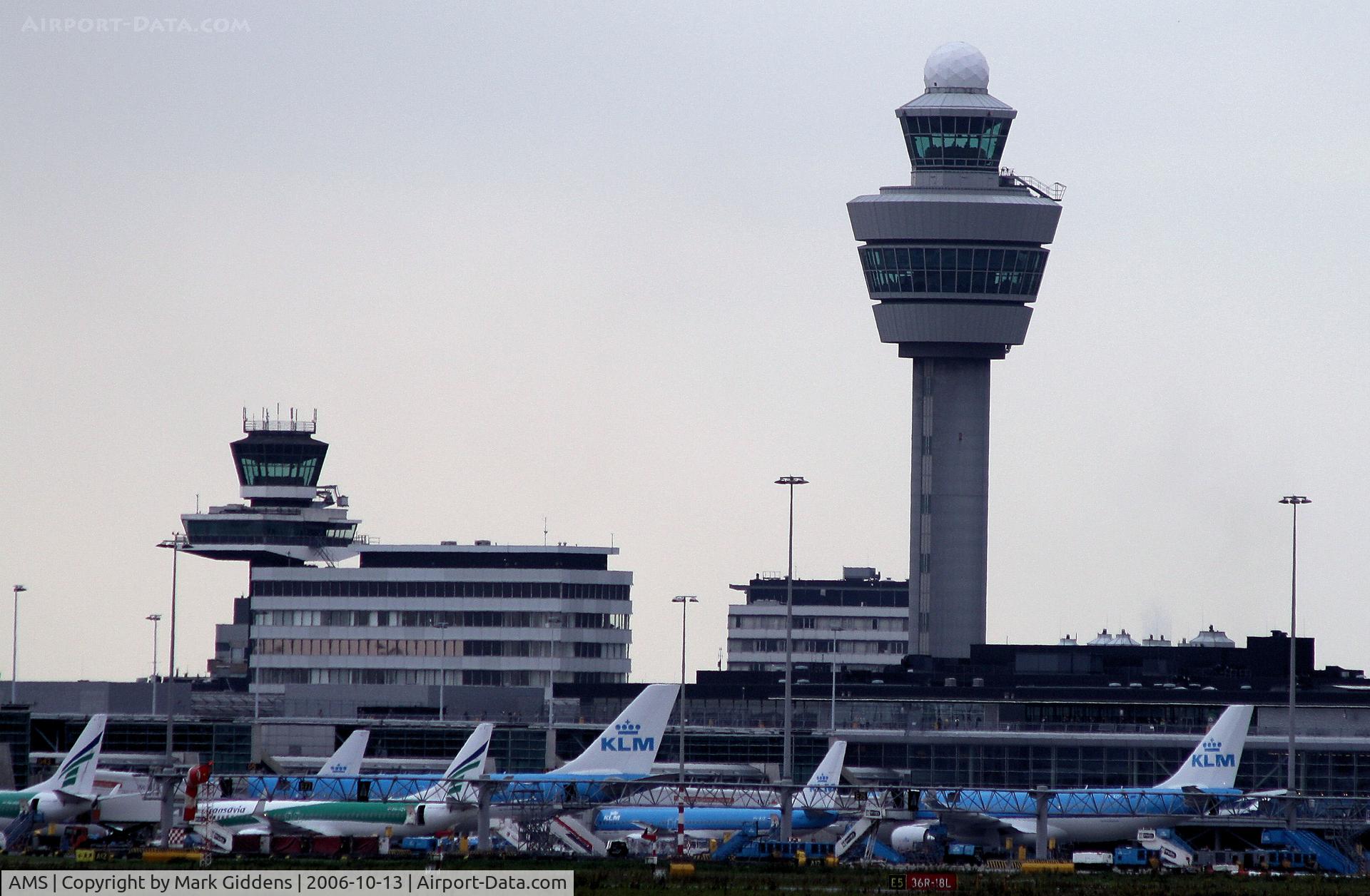 Amsterdam Schiphol Airport, Haarlemmermeer, near Amsterdam Netherlands (AMS) - Amsterdam Schipol 13th October 2006