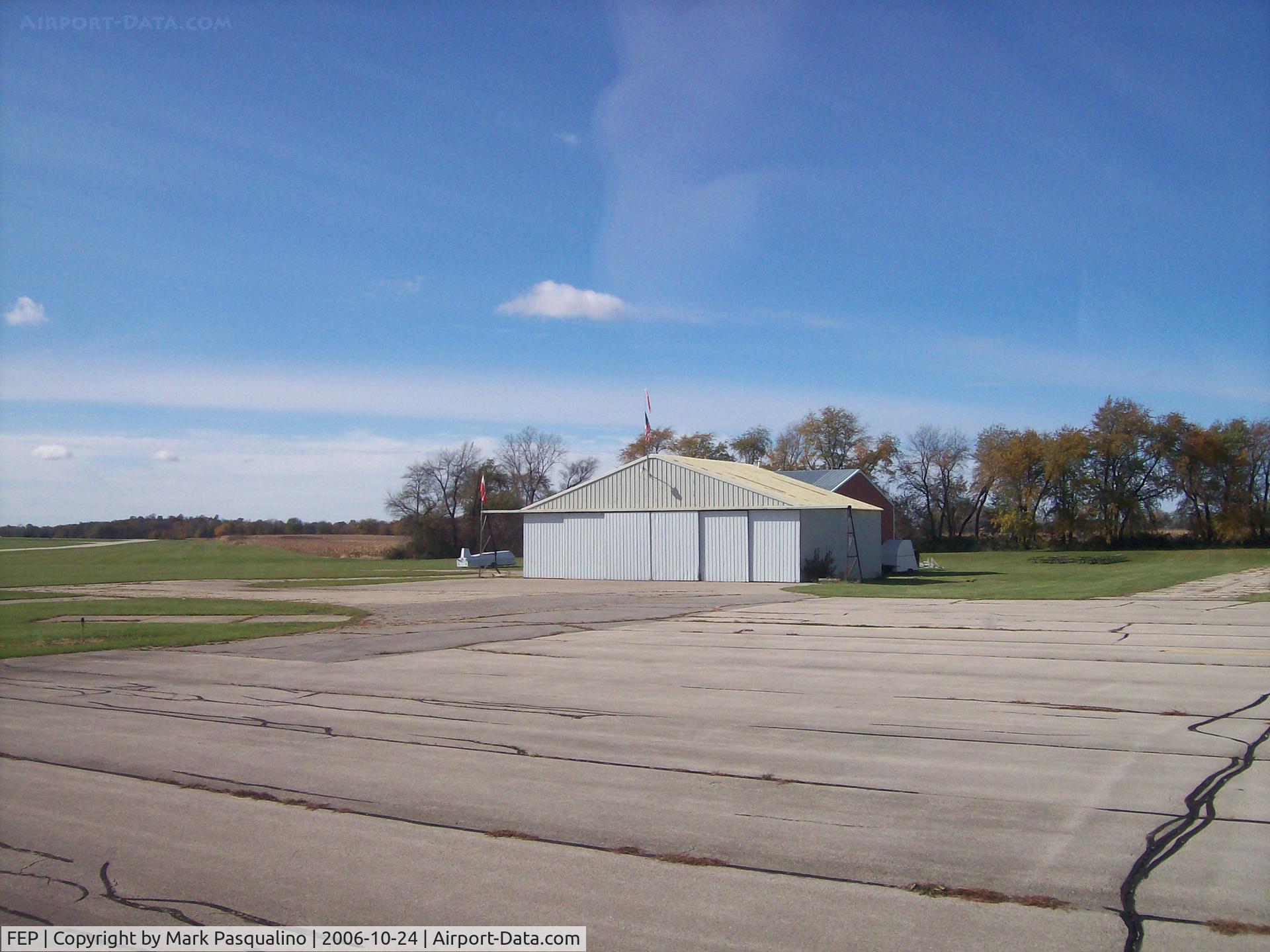 Albertus Airport (FEP) - Glider club