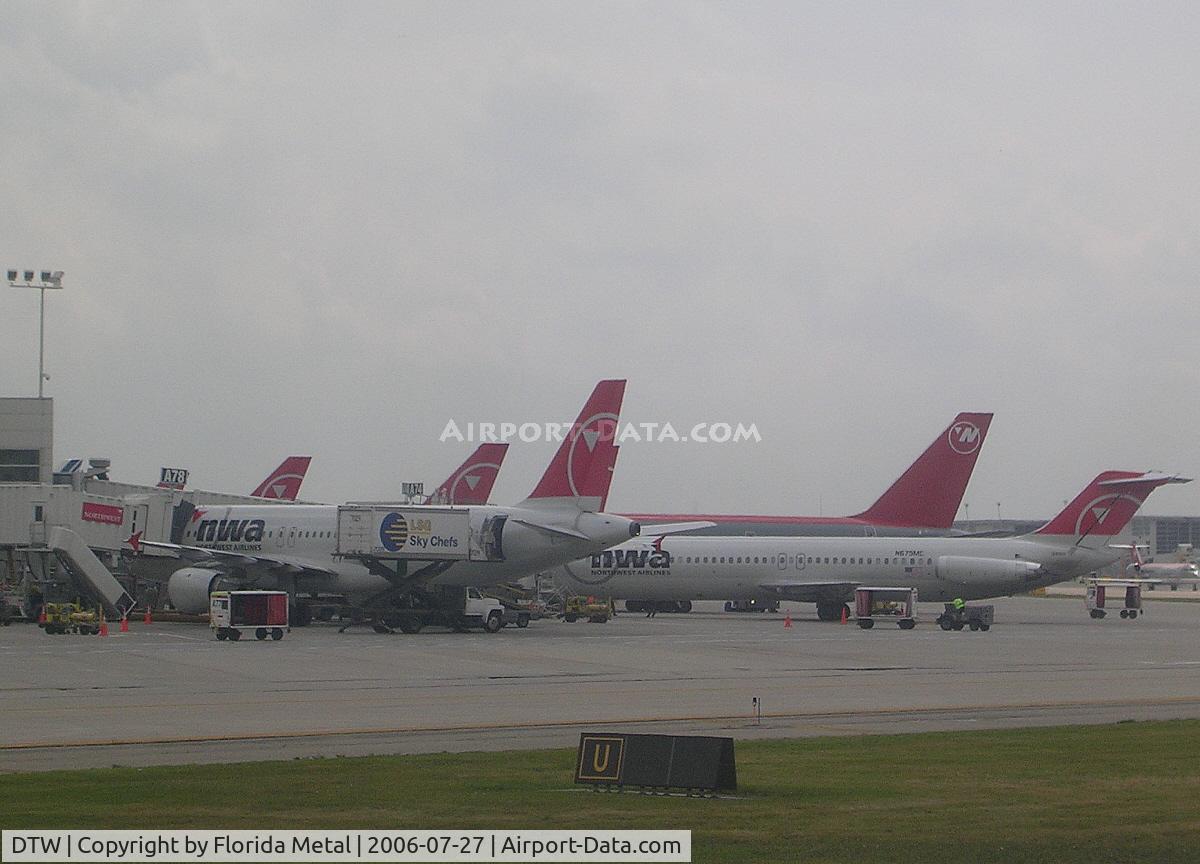 Detroit Metropolitan Wayne County Airport (DTW) - North End of the McNamara Terminal