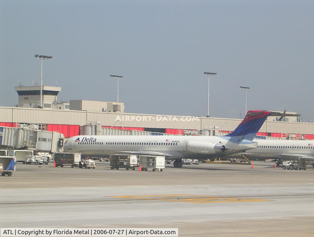 Hartsfield - Jackson Atlanta International Airport (ATL) - Delta MD-80 at Concourse B