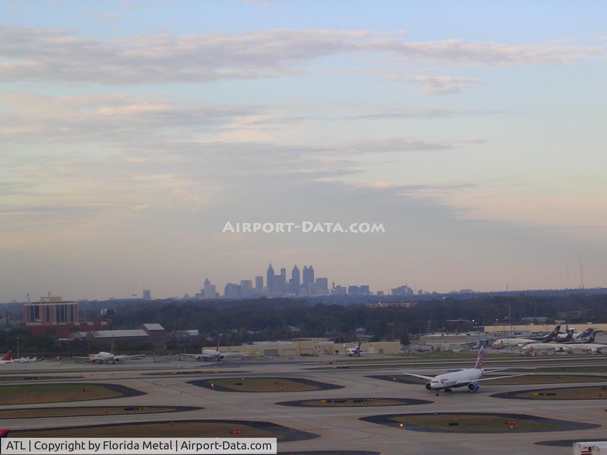 Hartsfield - Jackson Atlanta International Airport (ATL) - Chelsea Rose coming in.