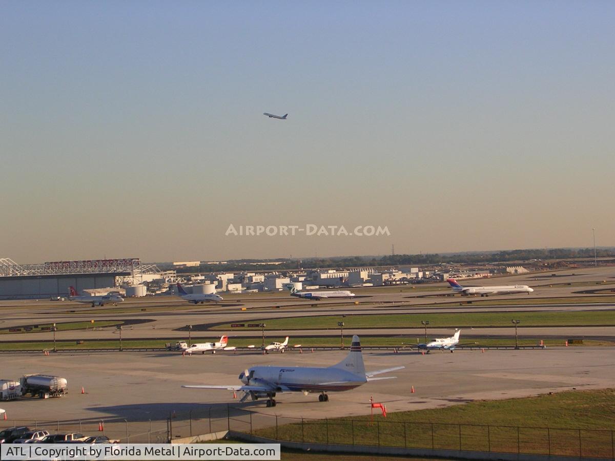 Hartsfield - Jackson Atlanta International Airport (ATL) - Busy ramp