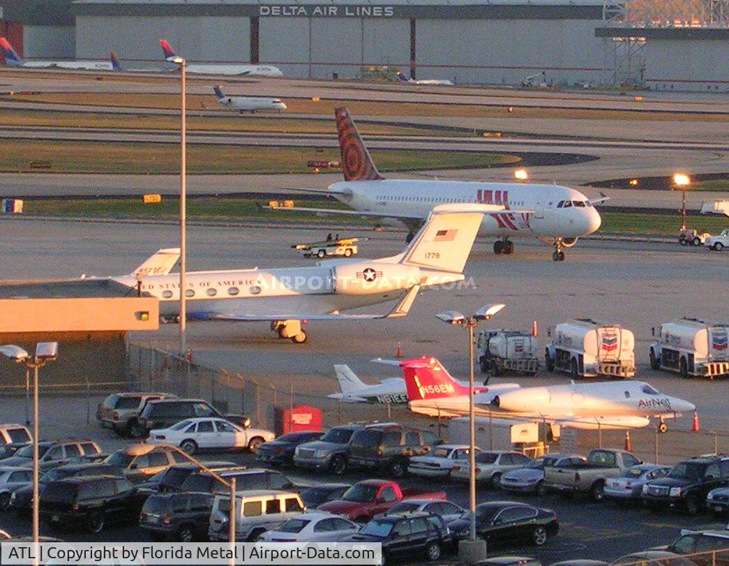 Hartsfield - Jackson Atlanta International Airport (ATL) - C-37 04-1778 and U2's plane