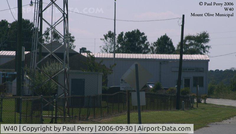 Mount Olive Municipal Airport (W40) - Approaching the quiet airport, via the only road