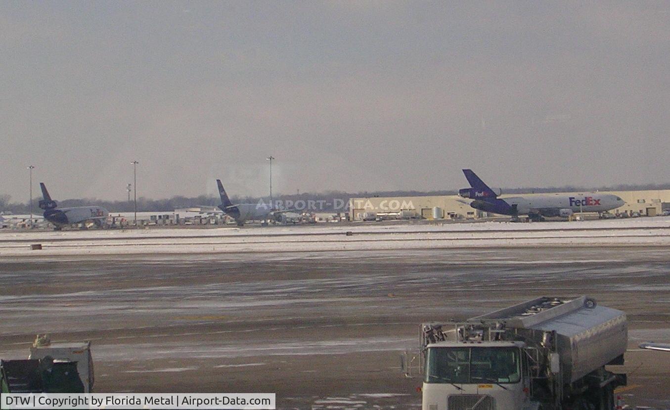 Detroit Metropolitan Wayne County Airport (DTW) - Fed Ex Jets at DTW