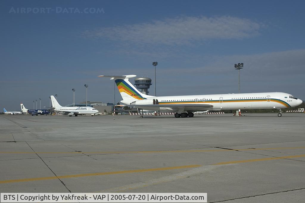 Milan Rastislav Štefánik Airport (Bratislava Airport), Bratislava Slovakia (Slovak Republic) (BTS) - Iljuschin 62 UN-86506