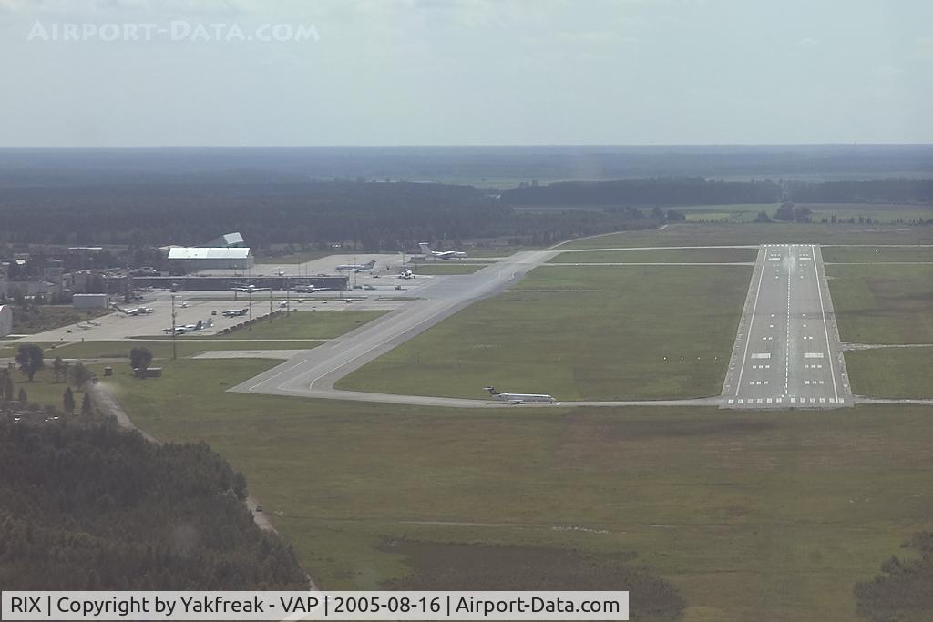 R?ga International Airport, R?ga Latvia (RIX) - Approaching Riga