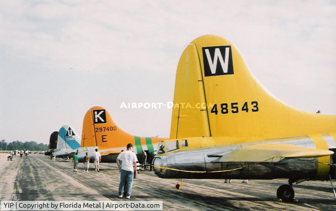 Willow Run Airport (YIP) - B-17s lined up