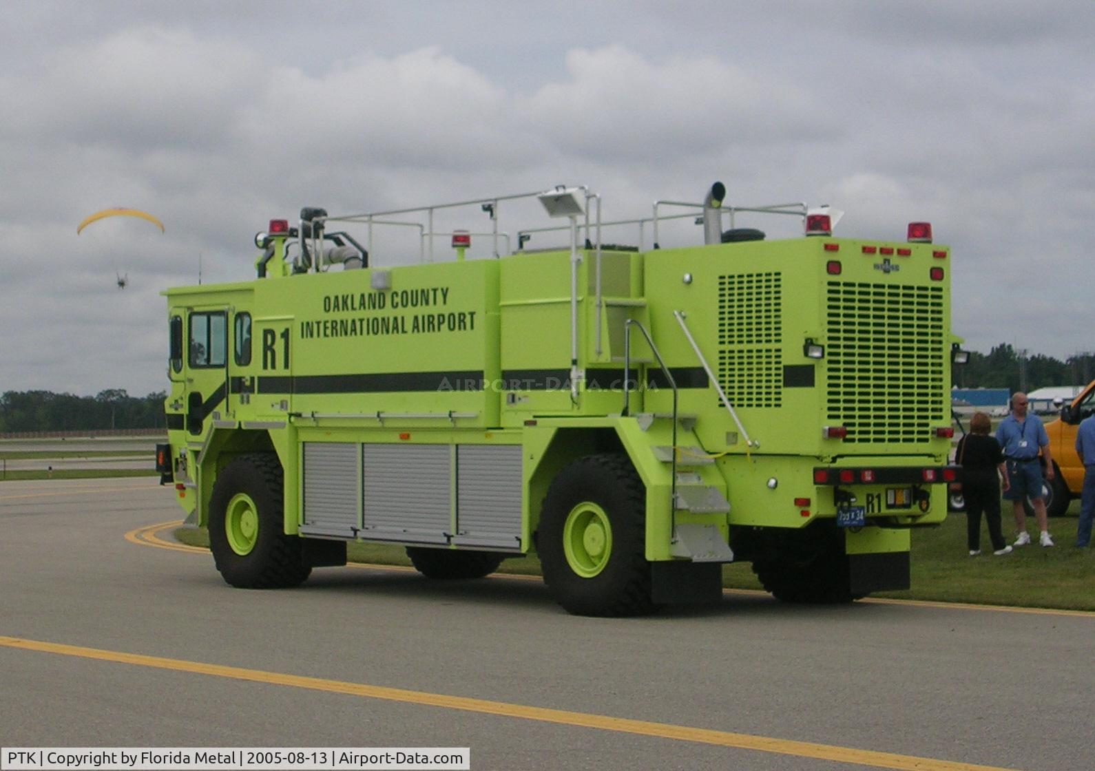 Oakland County International Airport (PTK) - Fire truck at PTK