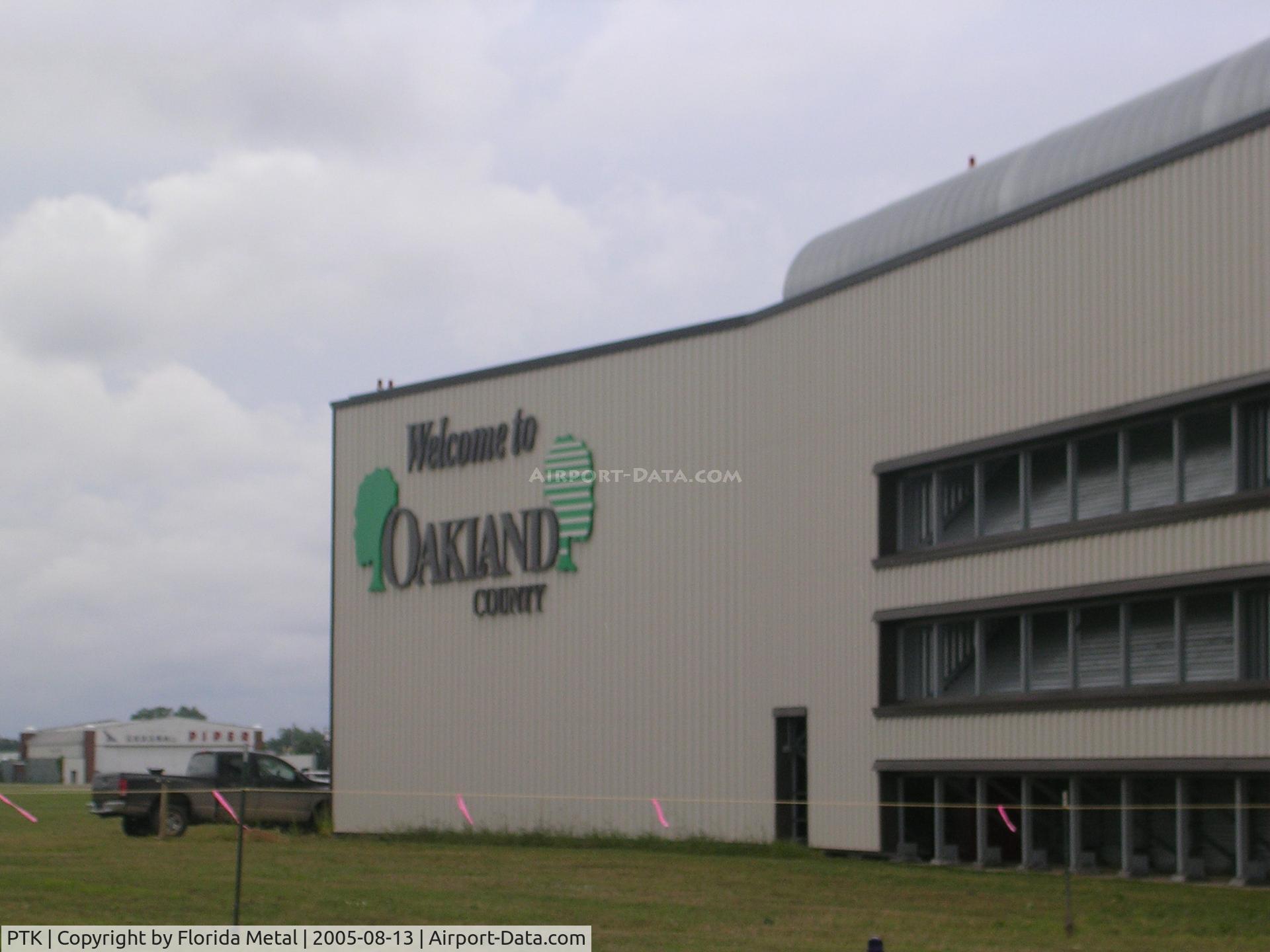 Oakland County International Airport (PTK) - Run up