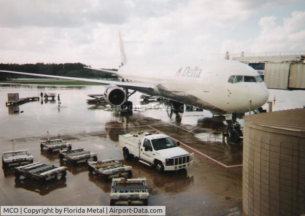 Orlando International Airport (MCO) - Orlando 2002