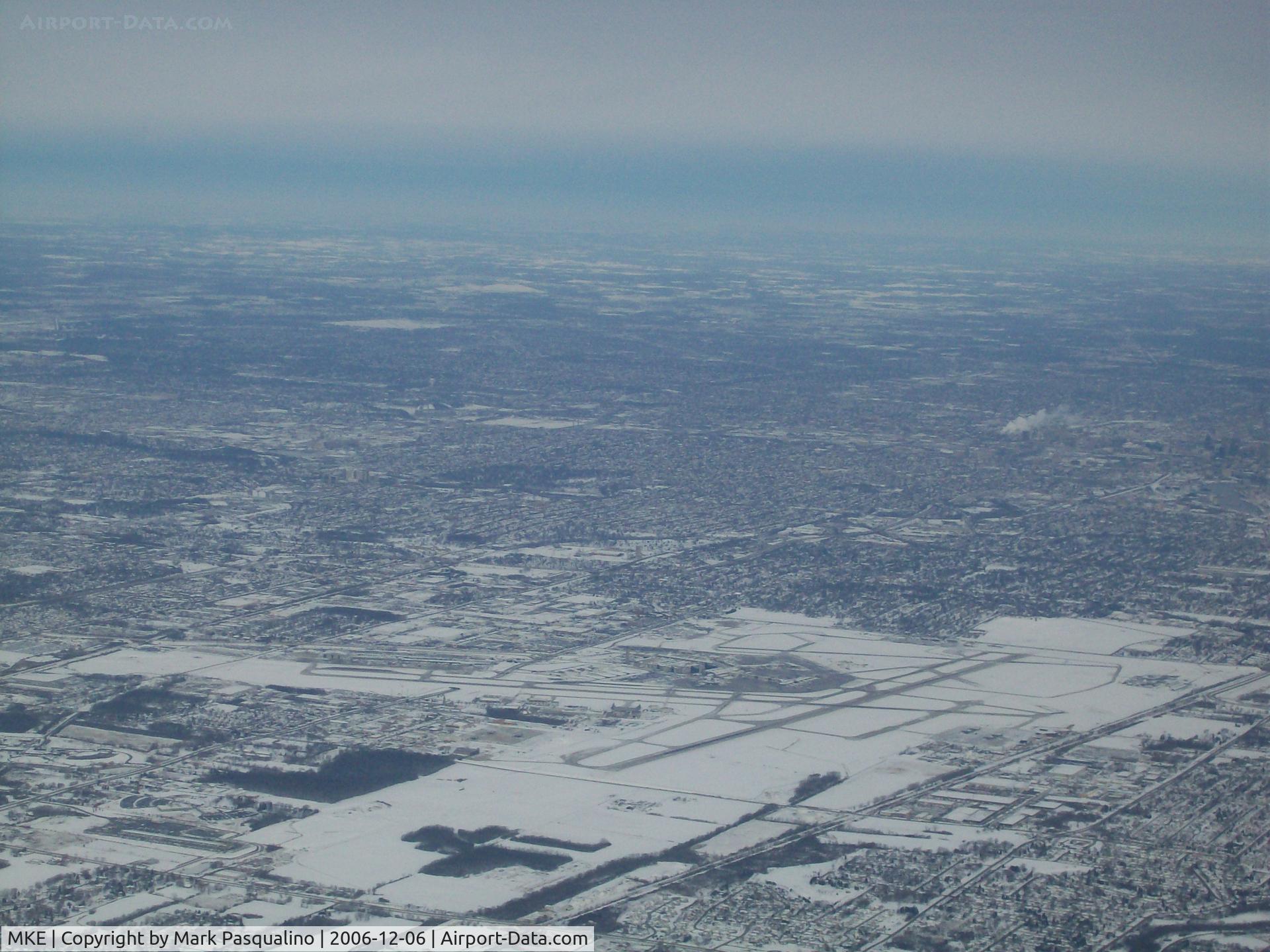 General Mitchell International Airport (MKE) - Milwaukee Mitchell International