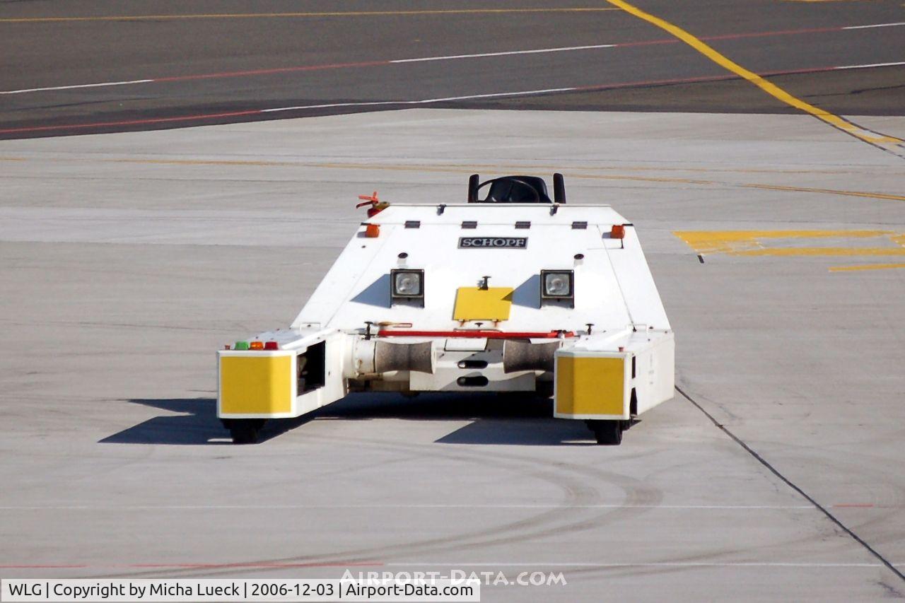 Wellington International Airport, Wellington New Zealand (WLG) - Remotely controlled push-back 
