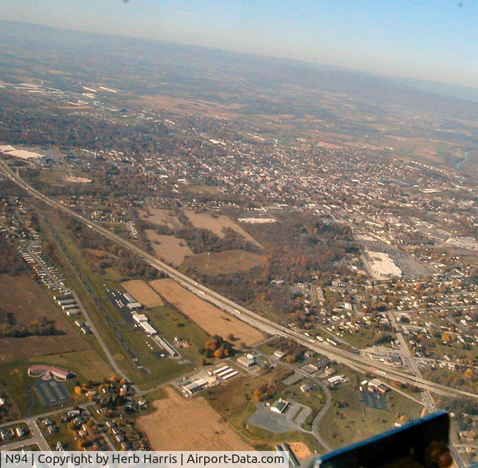 Carlisle Airport (N94) - Another shot of the field