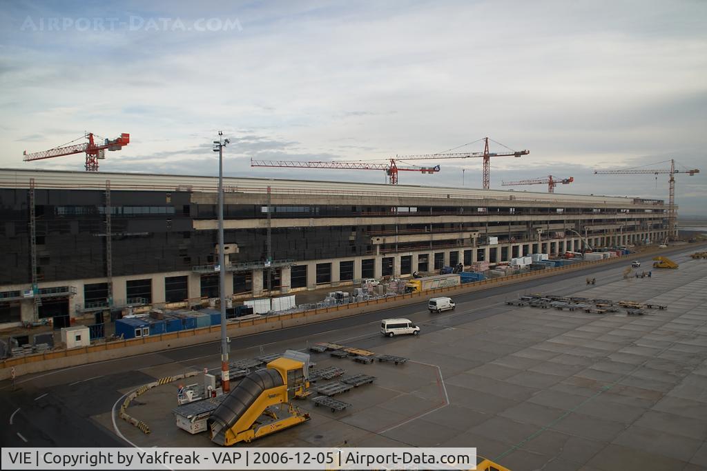 Vienna International Airport, Vienna Austria (VIE) - New Terminal Skylink under construction