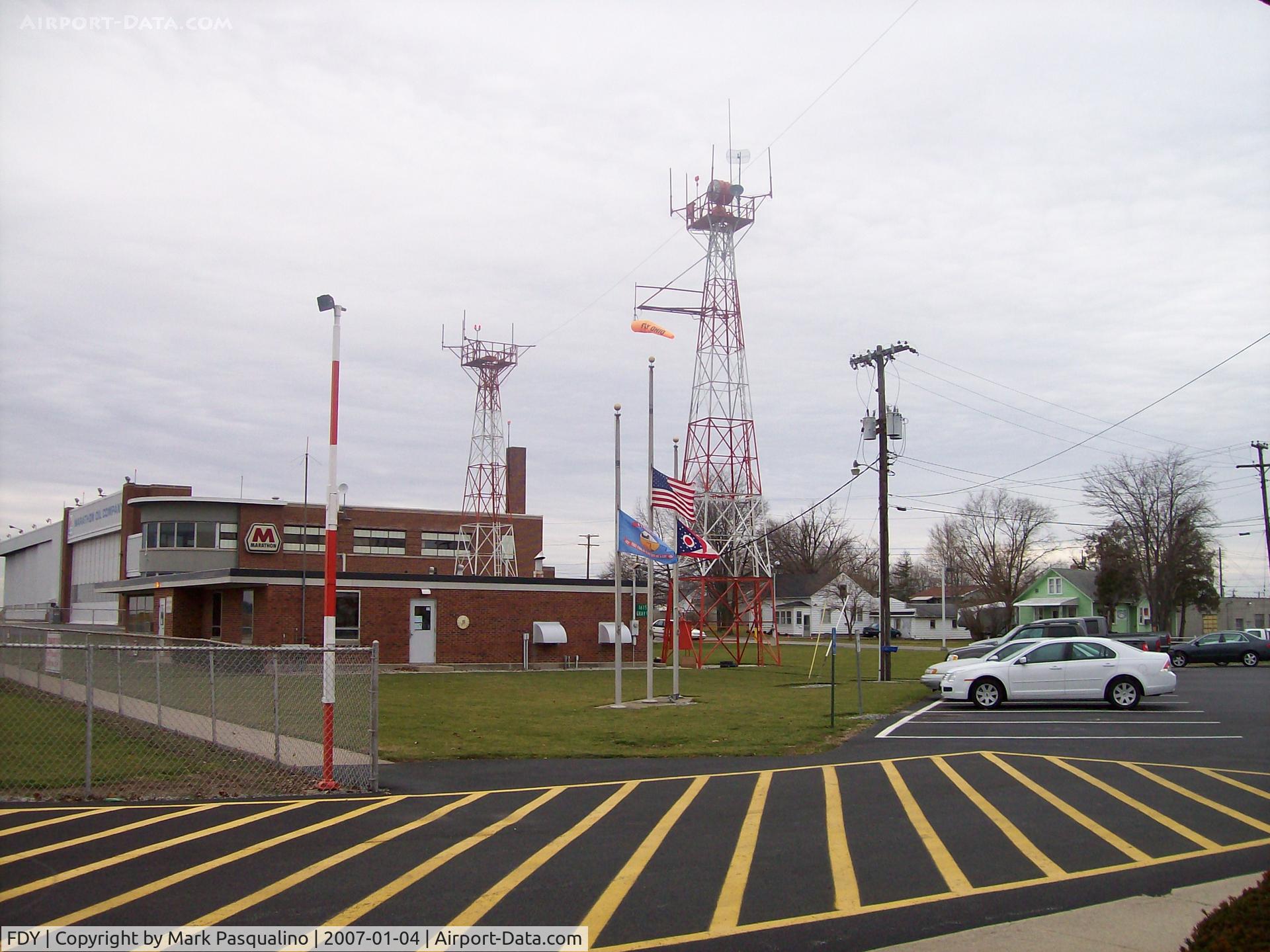 Findlay Airport (FDY) - Airport beacon
