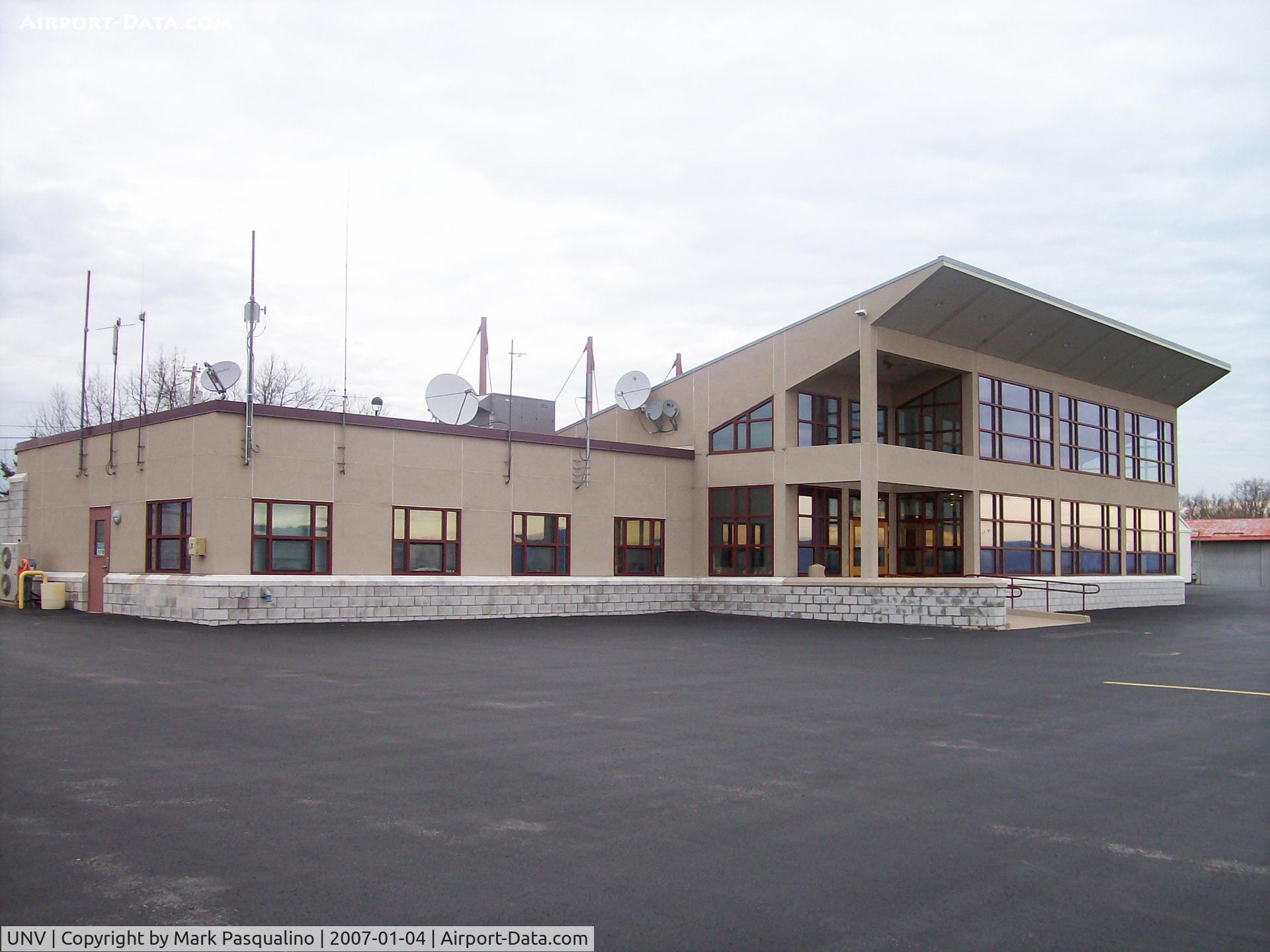 University Park Airport (UNV) - Executive Terminal