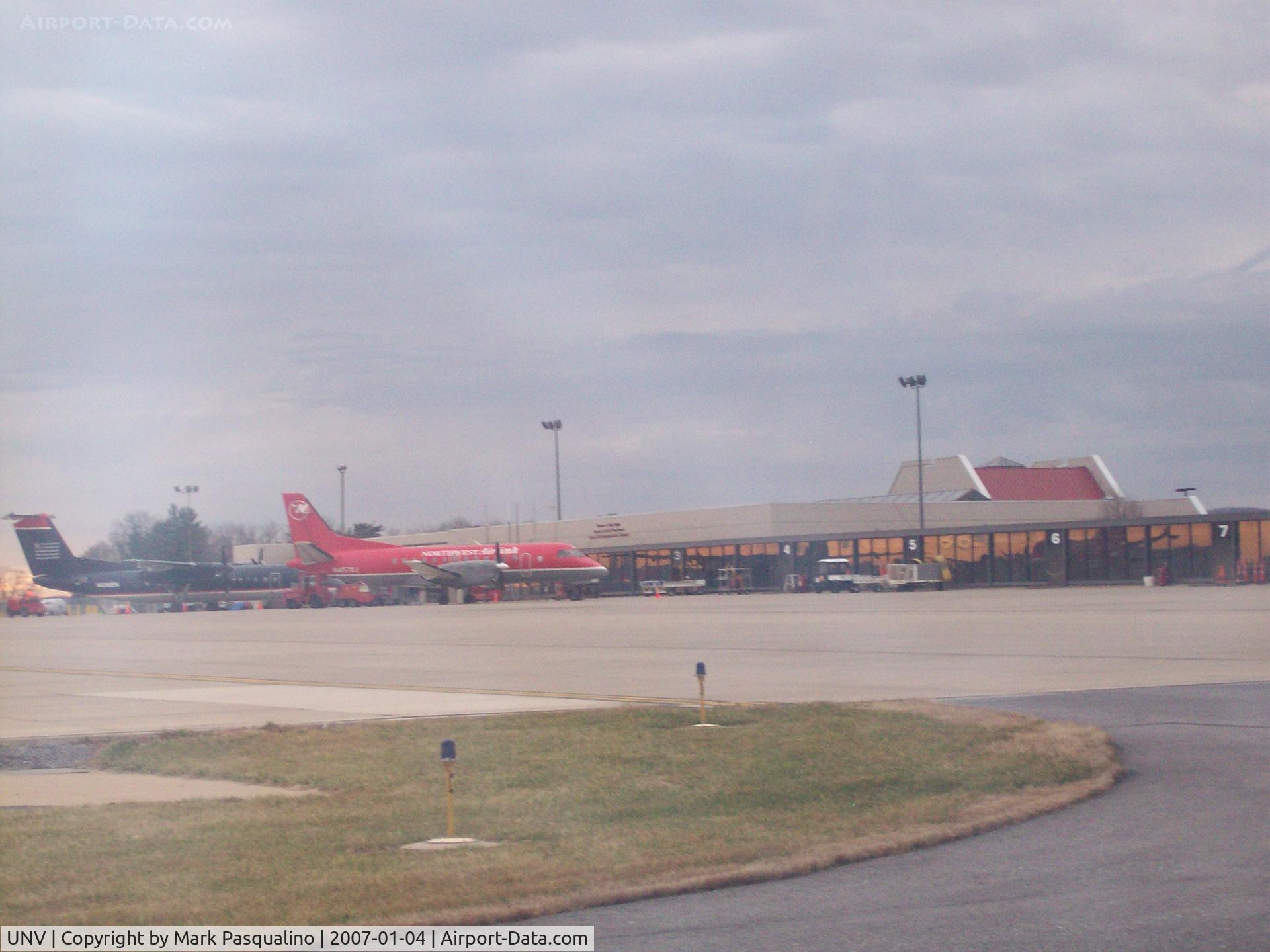 University Park Airport (UNV) - Airline Ramp