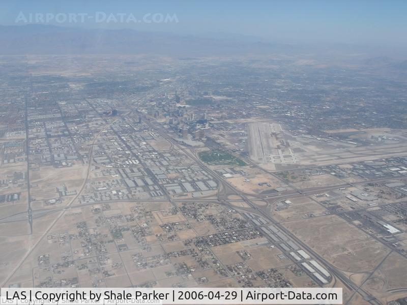 Harry Reid International Airport (LAS) - Downwind for RW25L