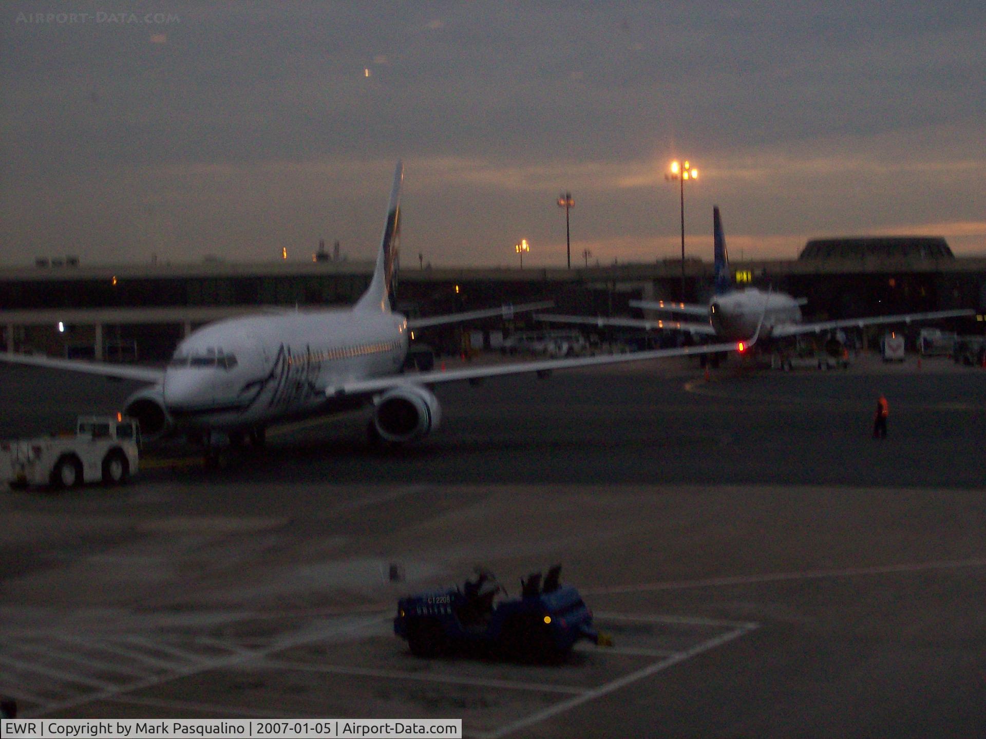 Newark Liberty International Airport (EWR) - Airline ramp
