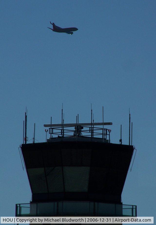 William P Hobby Airport (HOU) - Tower and departing traffic from 22