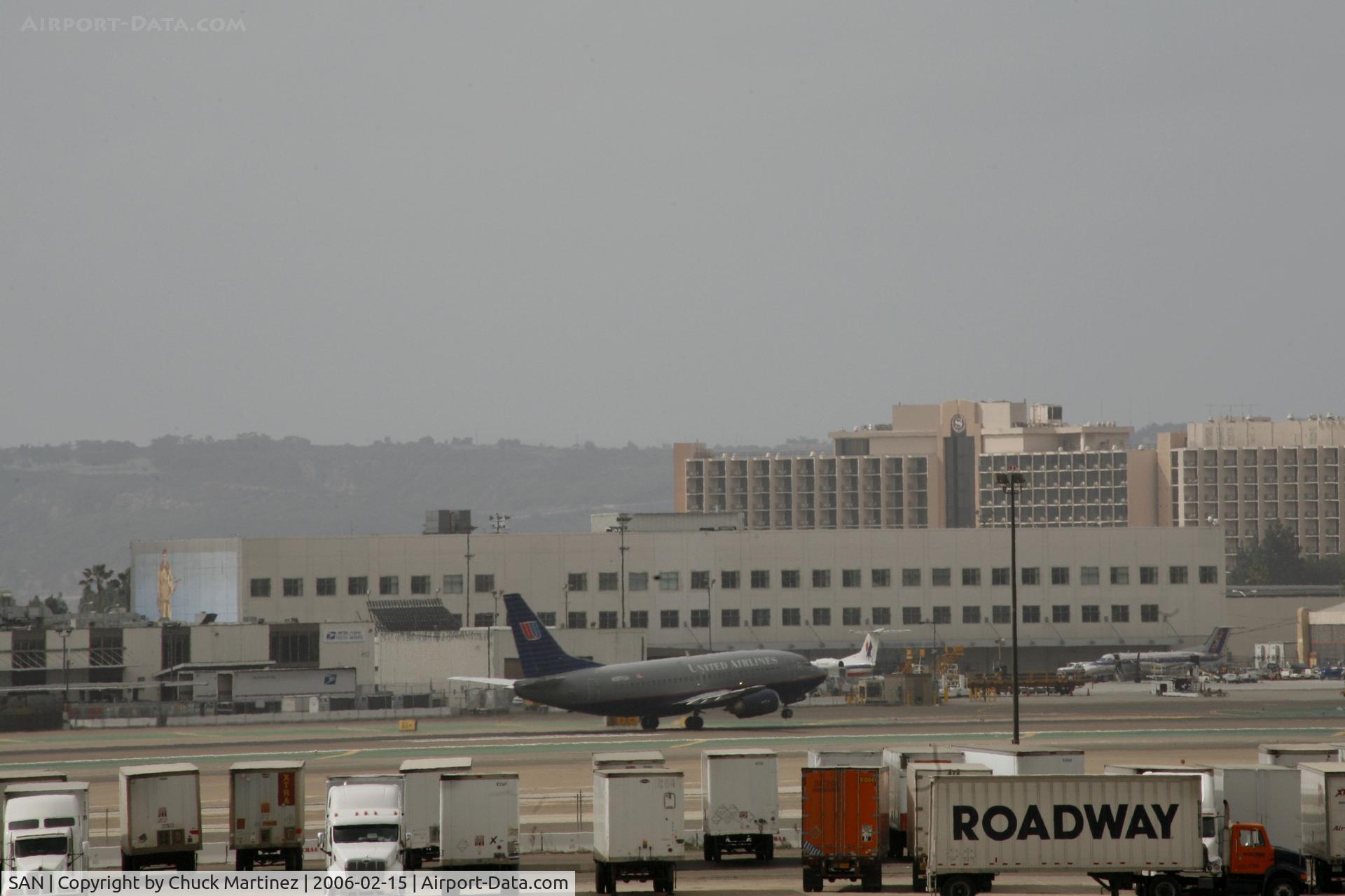 San Diego International Airport (SAN) - United plane takeoff