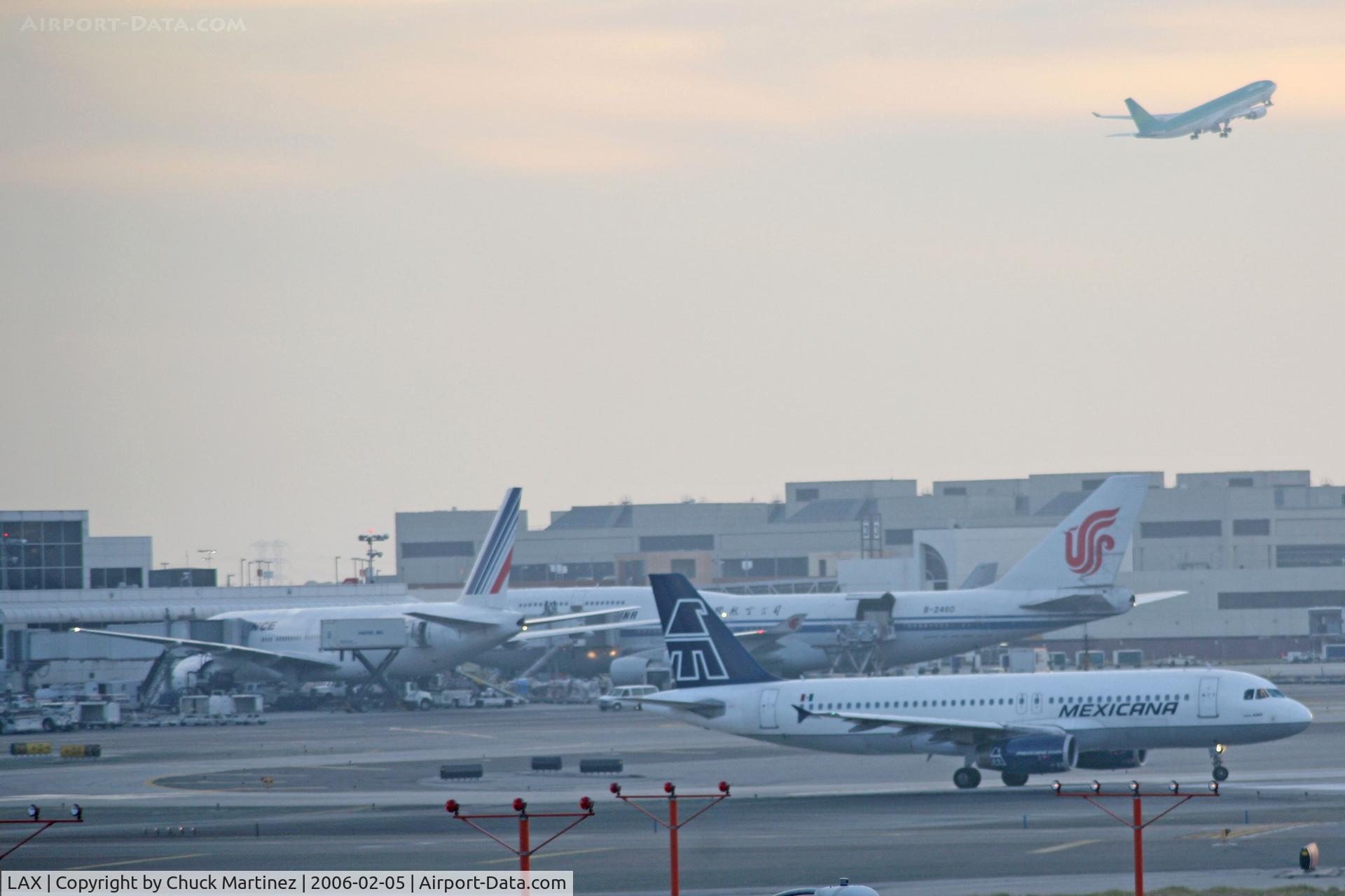 Los Angeles International Airport (LAX) - Mexicana plane prepares for takeoff