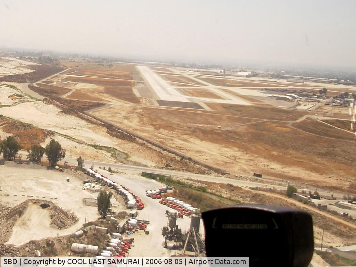 San Bernardino International Airport (SBD) - Cessna172R Turning Final to SBD Rwy24