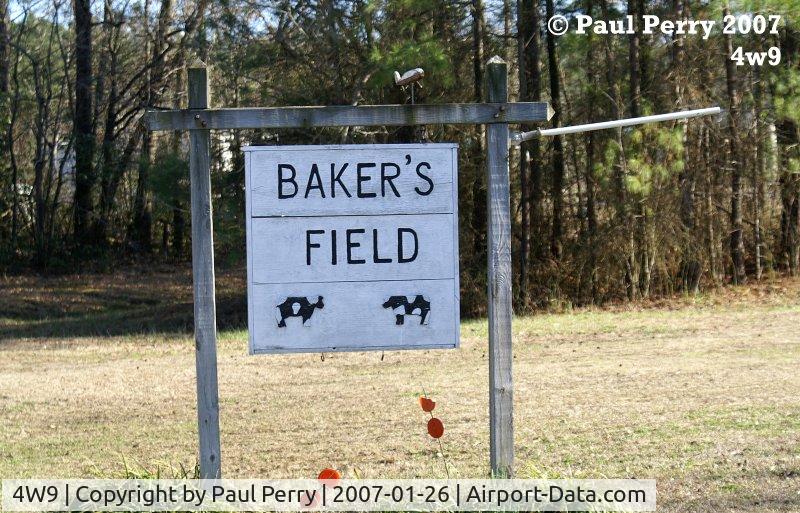 Pink Hill Airport (4W9) - The signage at the main road, with a somewhat incongruous name