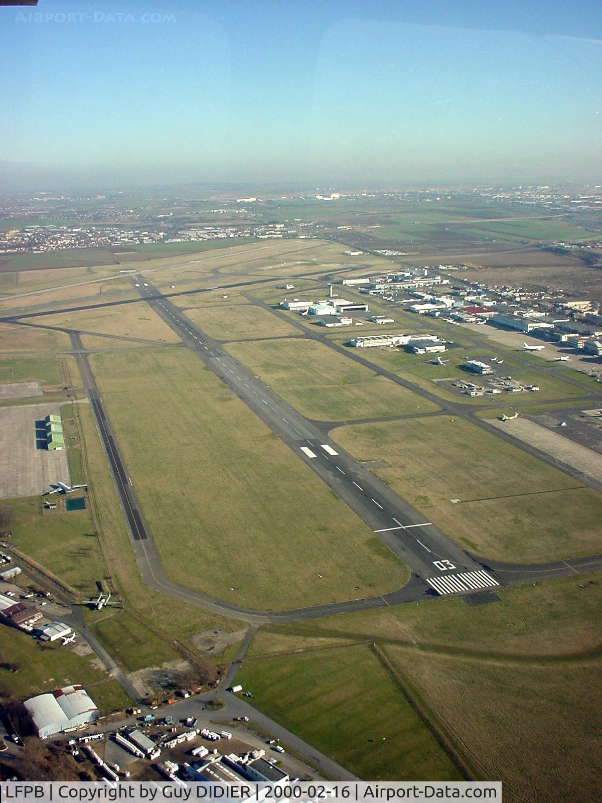 Paris Airport,  France (LFPB) - In 2000, its was still authorized to fly VFR here. Now prohibited (too close from Paris)