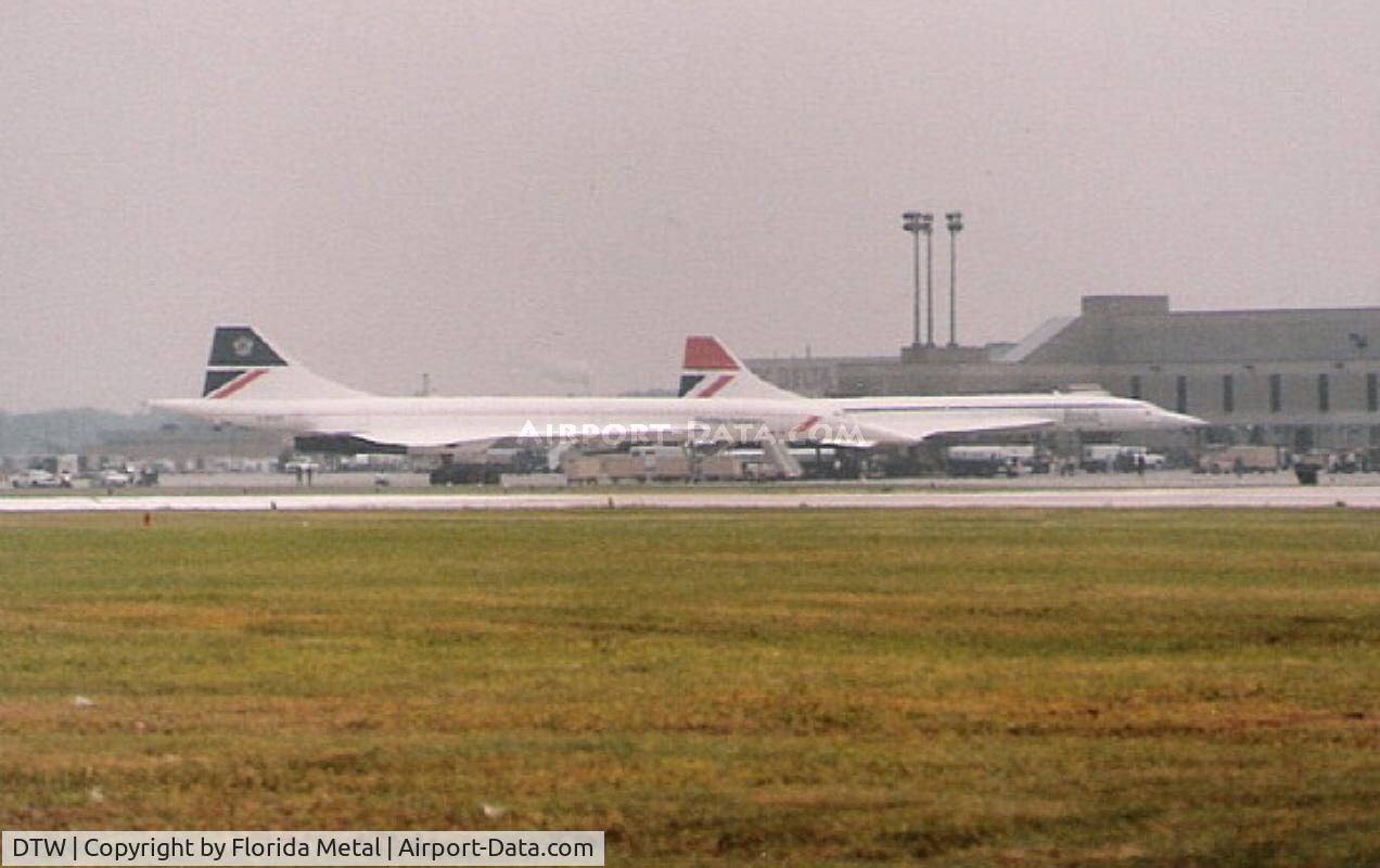 Detroit Metropolitan Wayne County Airport (DTW) - Two Concordes at DTW in 1985