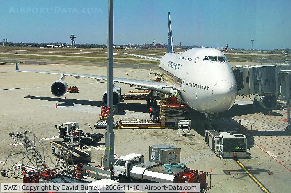 SWZ Airport - Singapore 747