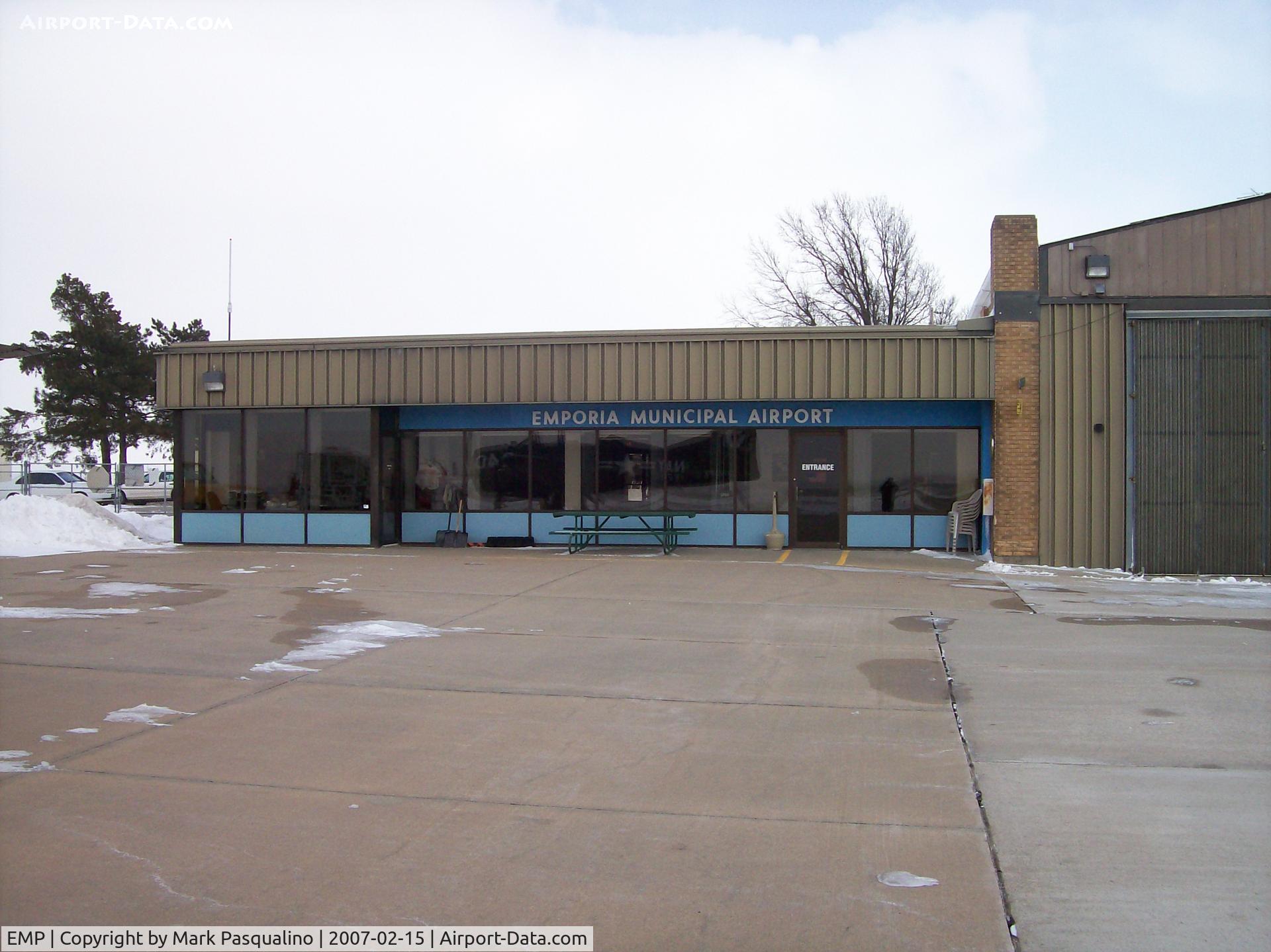 Emporia Municipal Airport (EMP) - Executive Terminal