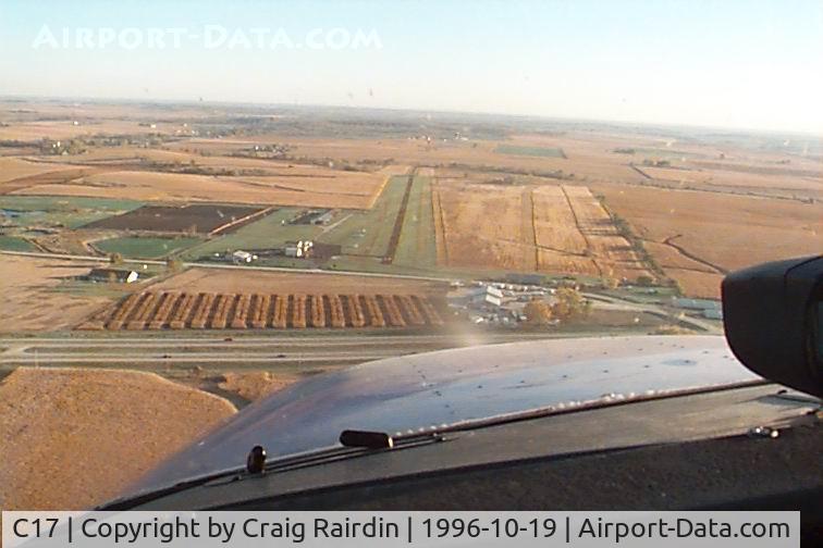 Marion Airport (C17) - On final for 17