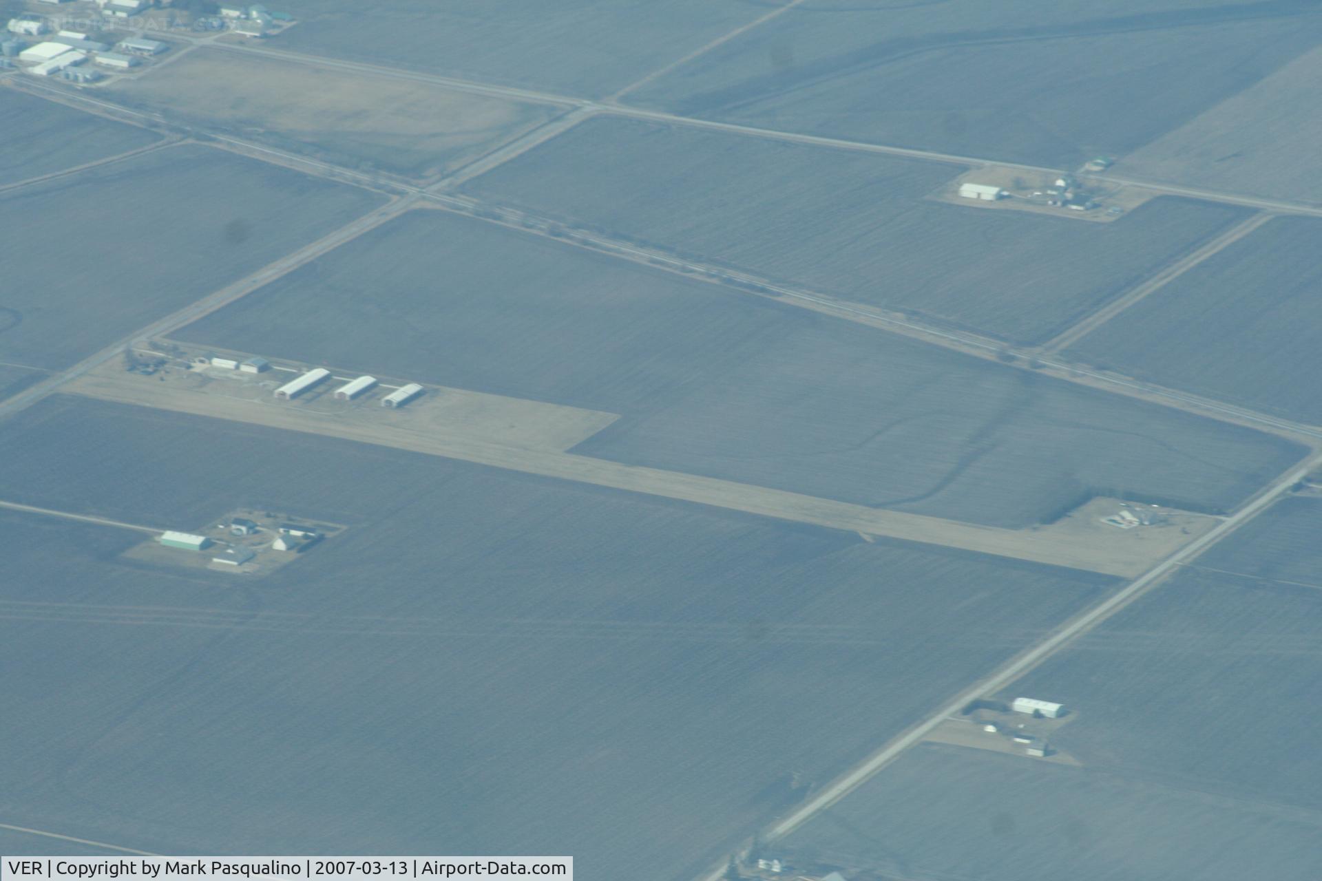 Jesse Viertel Memorial Airport (VER) - Boonville, MO