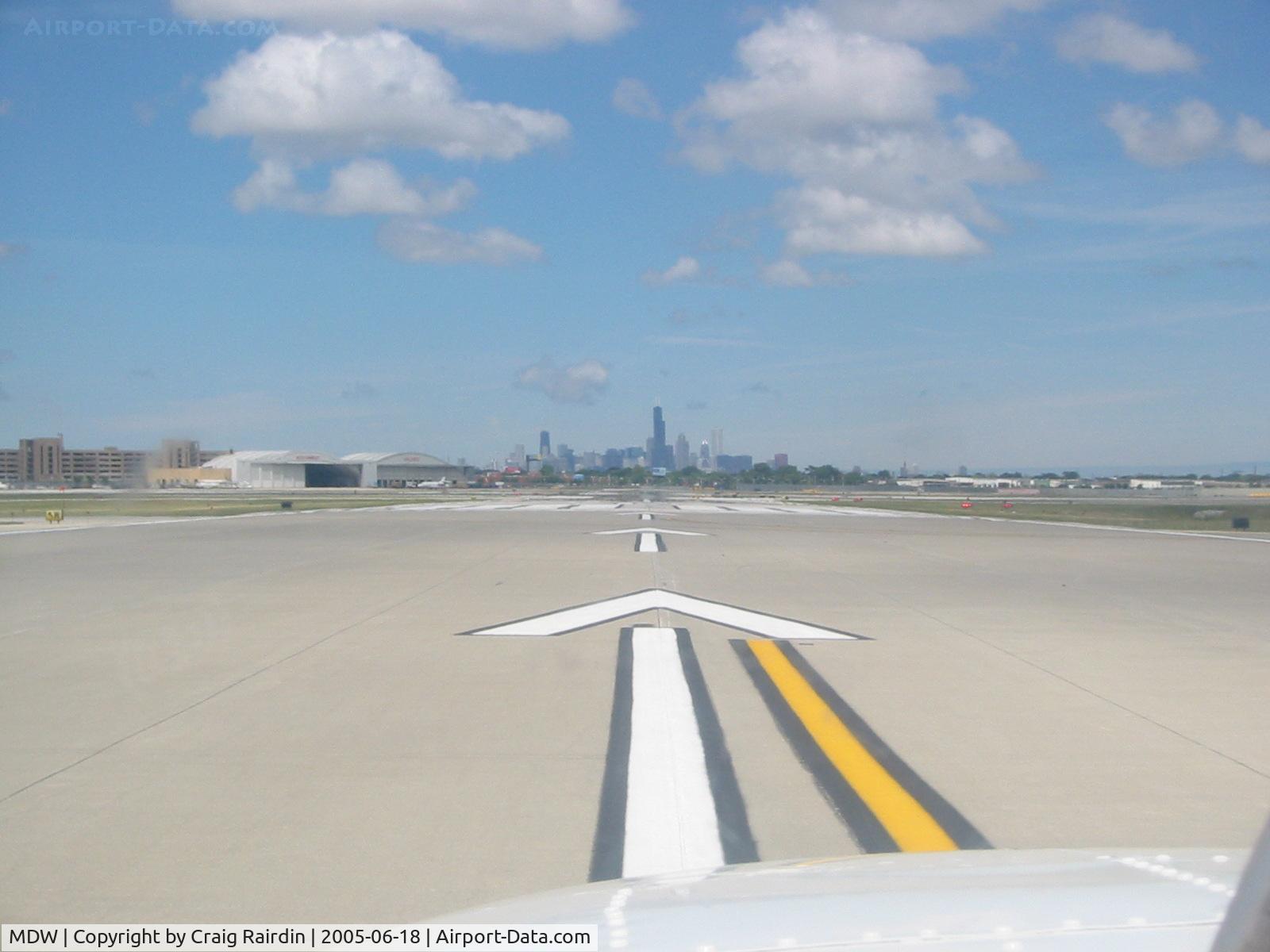 Chicago Midway International Airport (MDW) - Downtown Chicago from Rwy 04